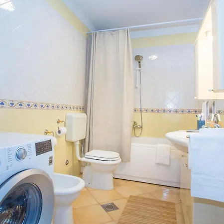 Good Mood 2-bedroom 10mins From Apartman Poreč