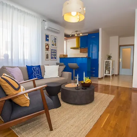 Good Mood 2-bedroom 10mins From Poreč