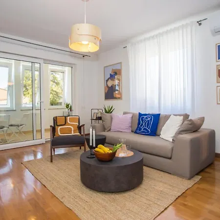 Good Mood 2-bedroom 10mins From *