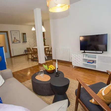 Good Mood 2-bedroom 10mins From
