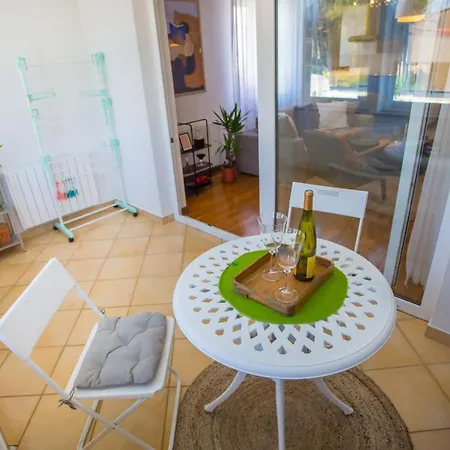 Good Mood 2-bedroom 10mins From * Porec